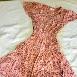 Rose print, figure flattering, midi dress.